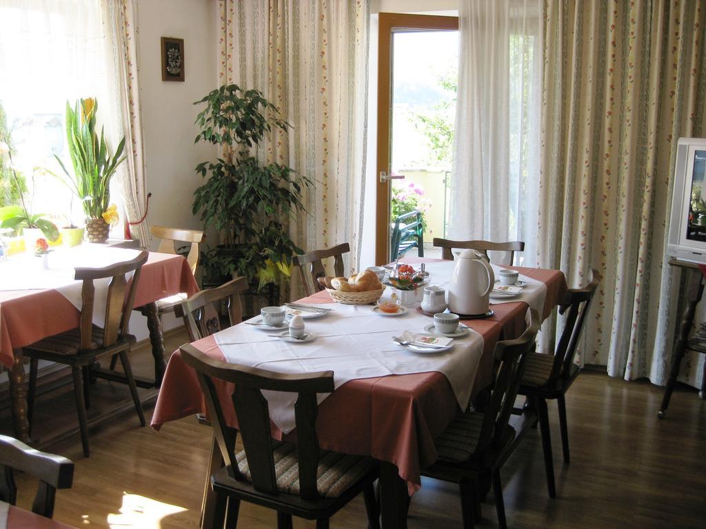 Privatzimmer Eva Leitgeb Bed and Breakfast Faistenau Exterior foto